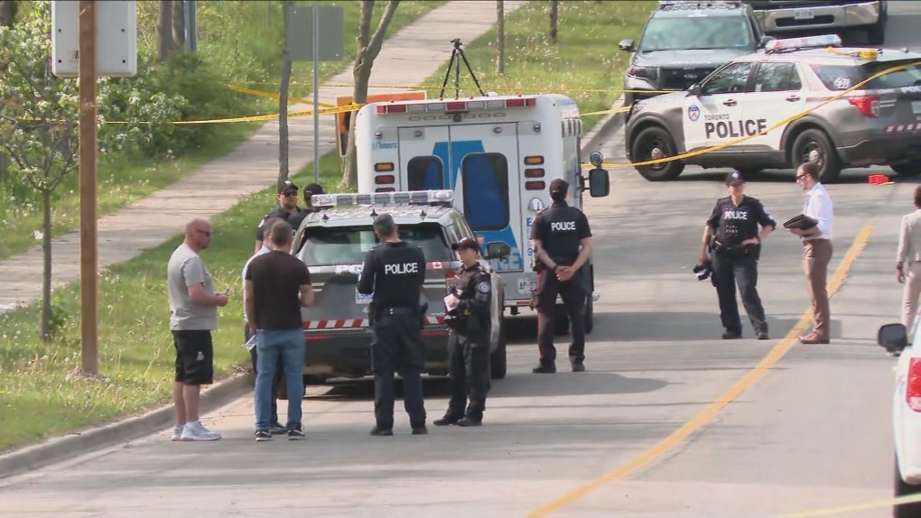 چندین مدرسه در تورنتو در پی شلیک پلیس به یک مرد مسلح منع آمدوشد برقرار کردند