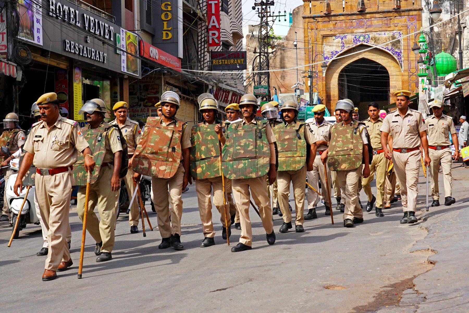 پلیس هند : دو مرد مسلمان در هند یک هندو را به دلیل توهین به پیامبر با ساطور قصابی سر بریدند
