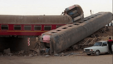 تصویر از علت سانحه خروج قطار مسافربری مشهد- یزد از ریل که ۲۱ کشته بر جای گذاشت تصادف با بیل مکانیکی بوده است