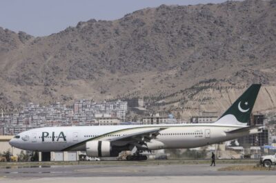 گریز معجزه آسای دو هواپیمای مسافربری پاکستان از برخورد در آسمان ایران