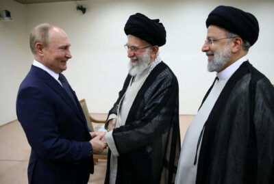رهبر ایران از ابتکار عمل ولادیمیر پوتین برای شروع جنگ در اوکراین تمجید کرد