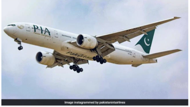 تصویر از گریز معجزه آسای دو هواپیمای مسافربری پاکستان از برخورد در آسمان ایران
