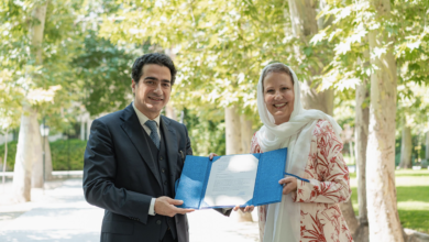 تصویر از سفیر جدید سوئیس در تهران از همایون شجریان قدردانی کرد
