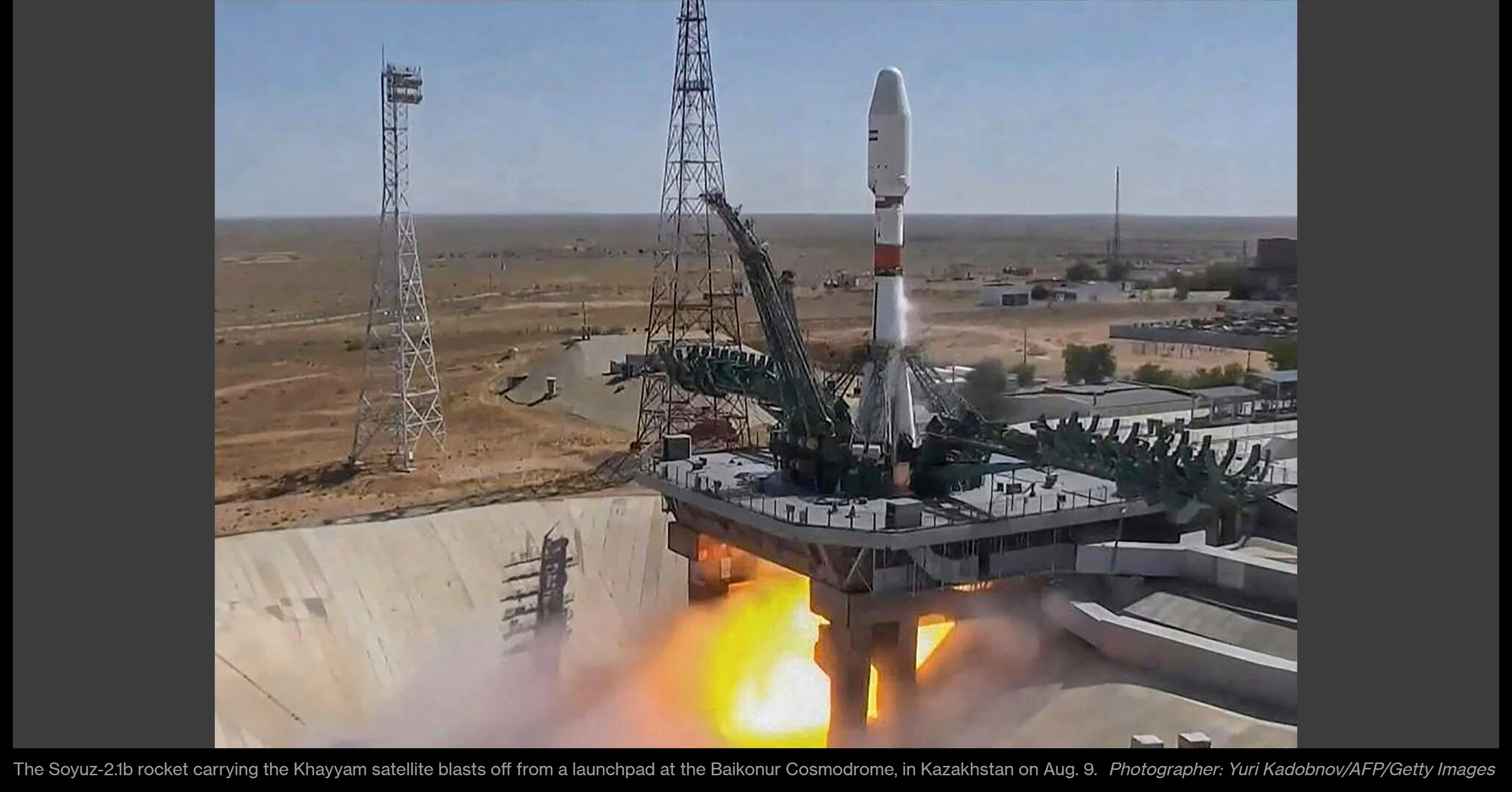 ماهواره ایرانی خیام با موشک سایوز روسی توسط روسیه به فضا پرتاب شد