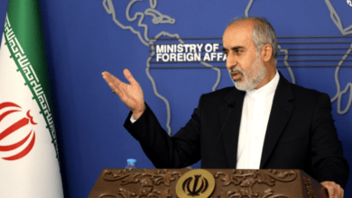 سلمان رشدی و حامیانش مقصر این حمله هستند : ایران در اولین واکنش رسمی