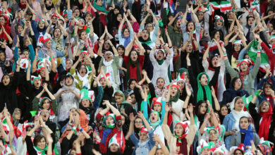 تصویر از حضور زنان برای تماشای بازی فوتبال بازی استقلال و مس کرمان مجاز شد