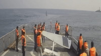 ایران گفت دو پهپاد شناور ایالات متحده آمریکا در دریای سرخ را به مدت کوتاه توقیف و سپس رها کرده است