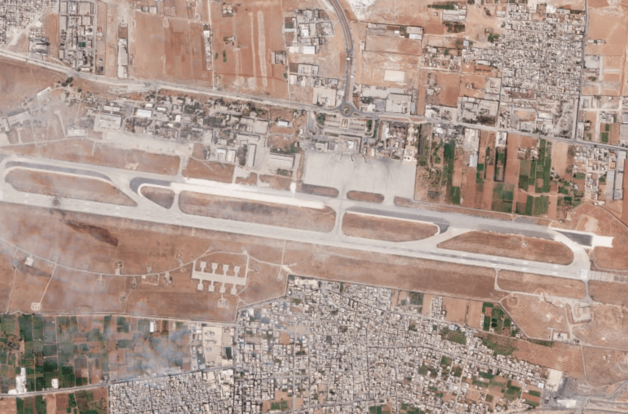 حمله هوایی اسرائیل به فرودگاه حلب در سوریه باعث ایجاد خسارت و تعطیلی فرودگاه شد