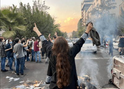 دولت بایدن مترصد بروز نشانه هایی از قرار گرفتن اعتراضات در مسیر ایجاد تحول سیاسی و سقوط نظام است