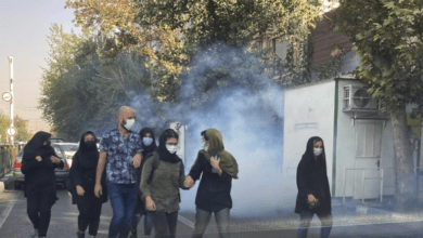 اعتراضات سراسری ایران در شامگاه یکشنبه به شهرهای جدیدتری گسترش یافت