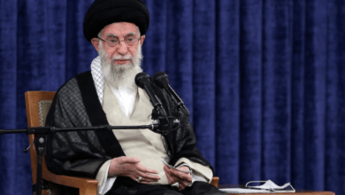 تصویر از خامنه‌ای هشدار داد جمهوری اسلامی «درختی قدرتمند» است که ریشه کن نمی‌شود