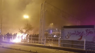 تصویر از تظاهرات شبانه در یزد، دیواندره و تهران ادامه داشت؛ معترضان در یزد تا صبح در خیابان ماندند