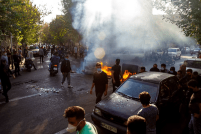 ایران قصد دارد برای انحراف توجه از اعتراضات سراسری در داخل کشور به نقاطی در عربستان سعودی و عراق حمله کند