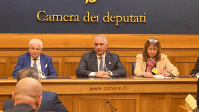 شاهزاده رضا پهلوی در پارلمان ایتالیا خواستار حمایت از تغییر رژیم در ایران شد