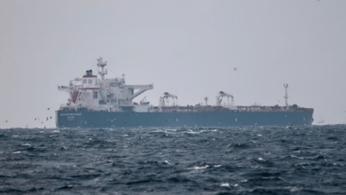 نیروی دریایی آمریکا گفت جمهوری اسلامی ایران یک نفتکش با پرچم جزایر مارشال را در دریای عمان توقیف کرد