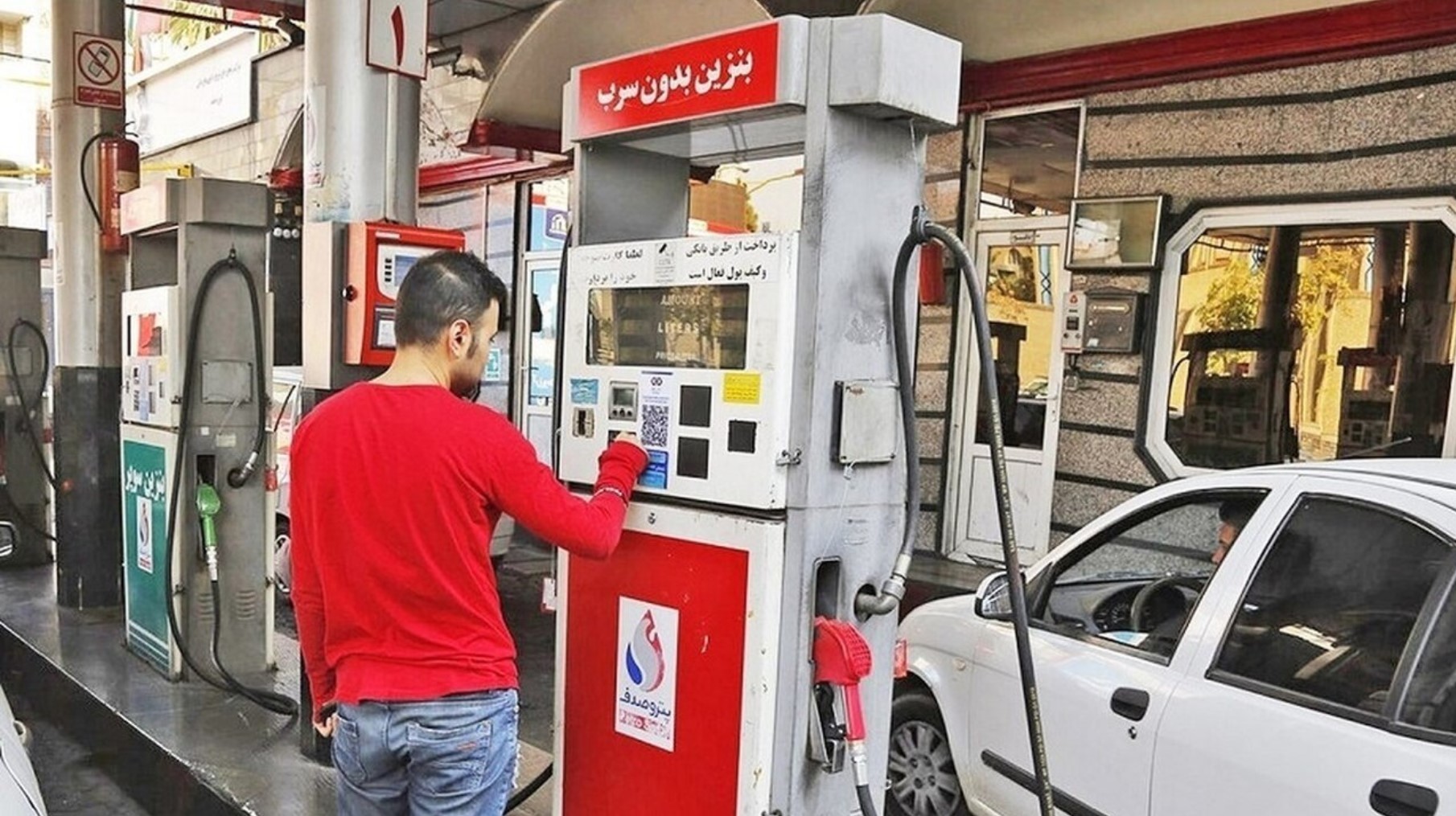 افزایش مصرف بنزین در ایران، ناترازی ذخیره بنزین و تشکیل صف‌های طولانی مقابل پمپ‌بنزین‌ها