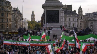 تصویر از سالگرد درگذشت مهسا امینی؛ ایرانیان معترض در سراسر دنیا دست به راهپیمایی زدند