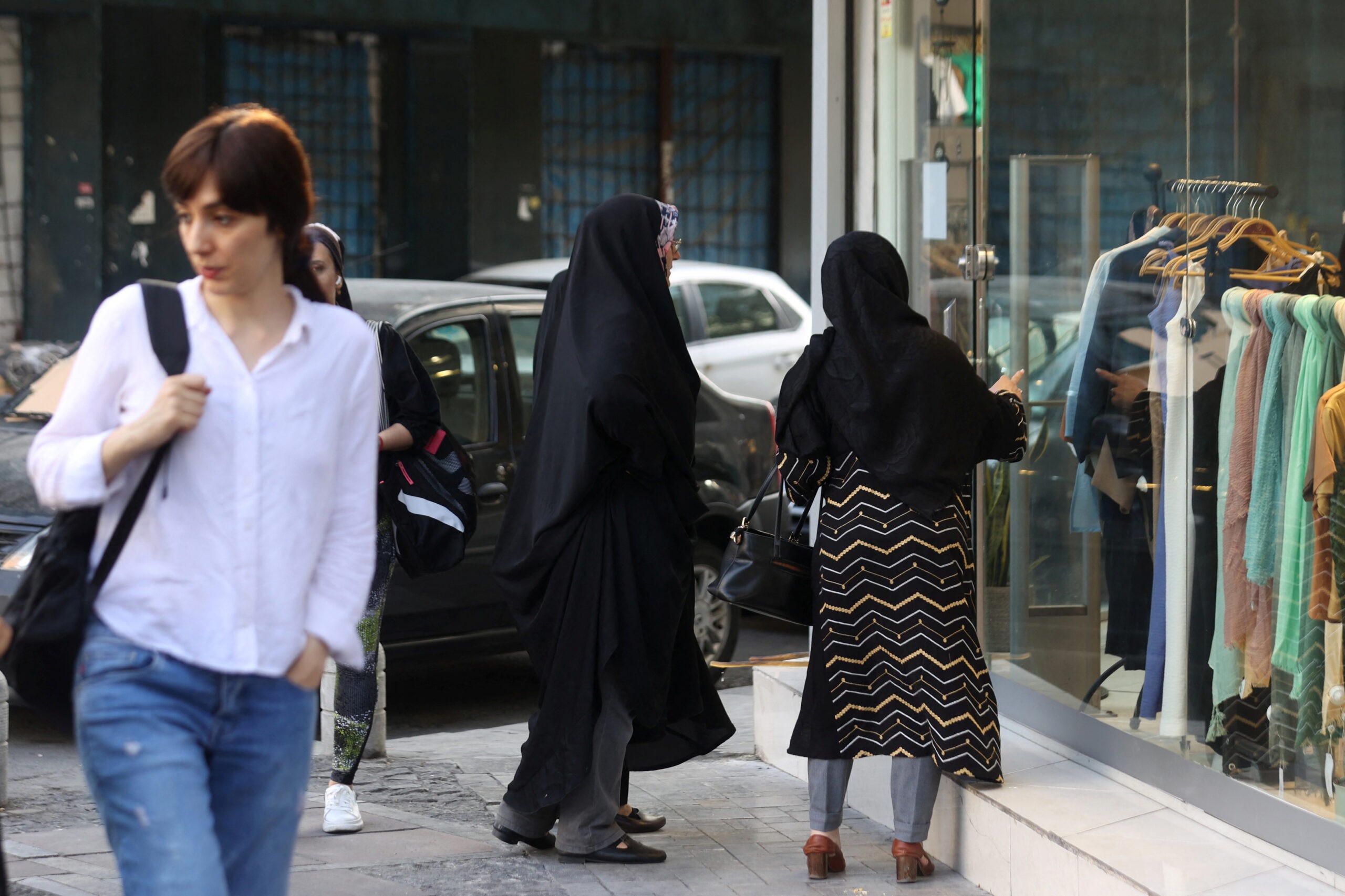 تصویب لایحه عفاف و حجاب در مجلس رژیم ایران