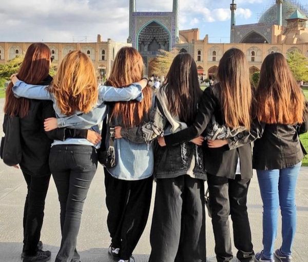 حجاب اجباری برای زنان و دختران ایران دیگر جایگاهی ندارد