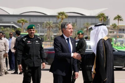 شاهزاده محمد بن سلمان با آنتونی بلینکن در مورد بحران منطقه دیدار کرد
