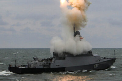 نیروی دریایی بریتانیا برای اولین بار از زمان جنگ خلیج فارس به هدف هوایی حمله کرد