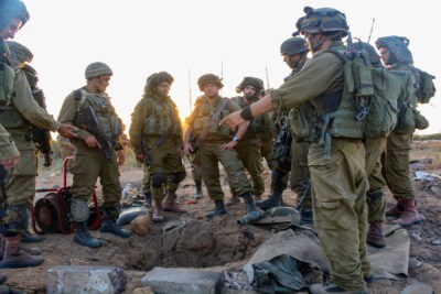 تلاش بایدن برای مهار جنگ اسرائیل و حماس با گسترش درگیری در چند جبهه