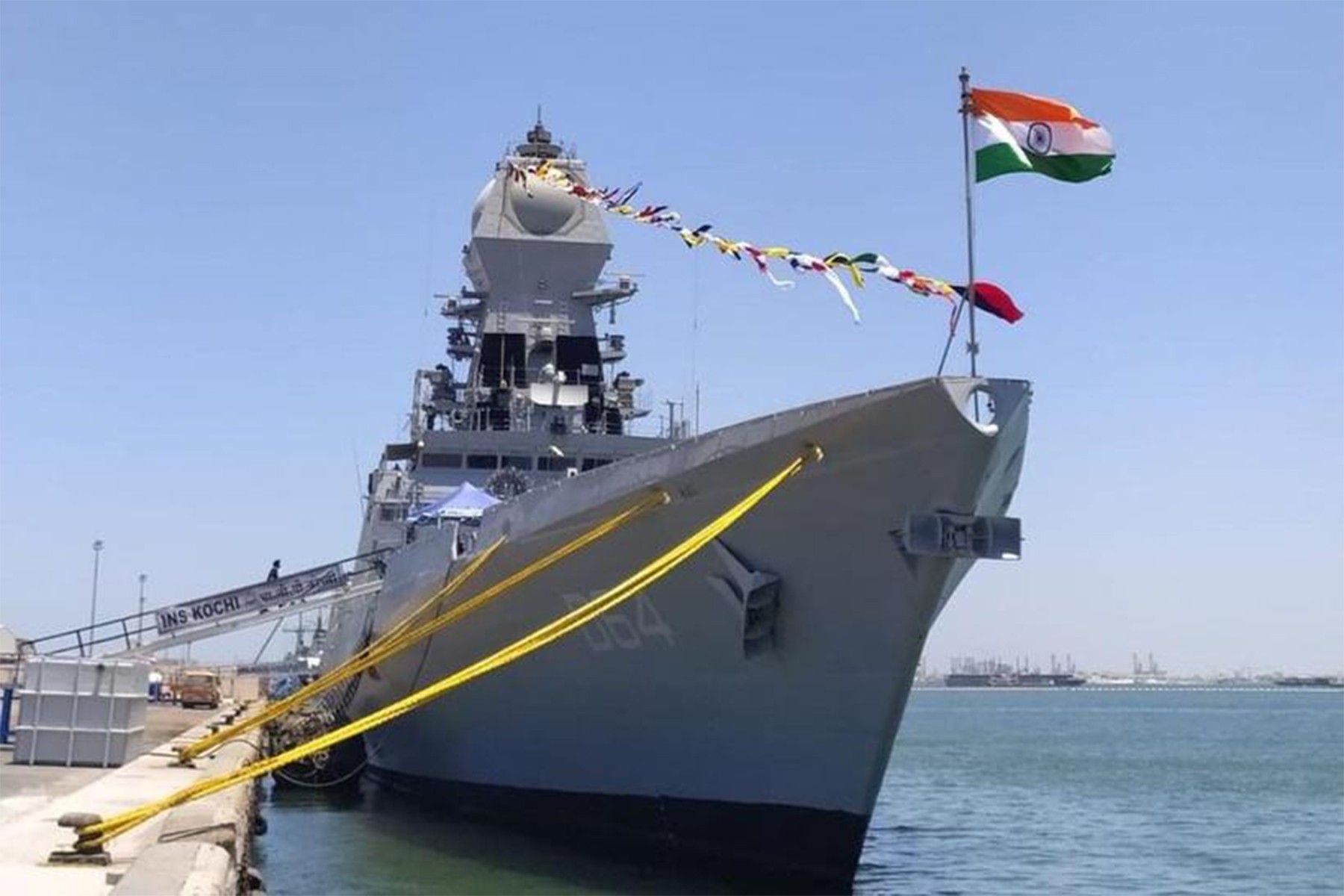 نیروی دریایی هند پس از حمله به نفتکش، کشتی های جنگی خود را به دریای عرب اعزام کرد