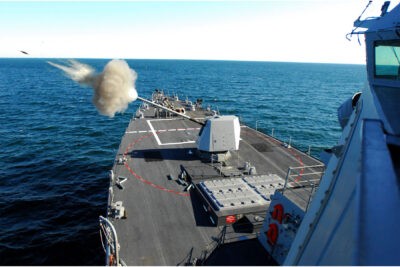 نیروی دریایی بریتانیا برای اولین بار از زمان جنگ خلیج فارس به هدف هوایی حمله کرد