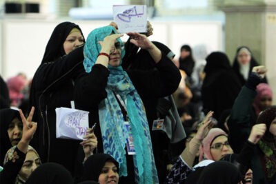 خامنه‌ای: وظیفه زنان خانه‌داری و فرزندپروری است