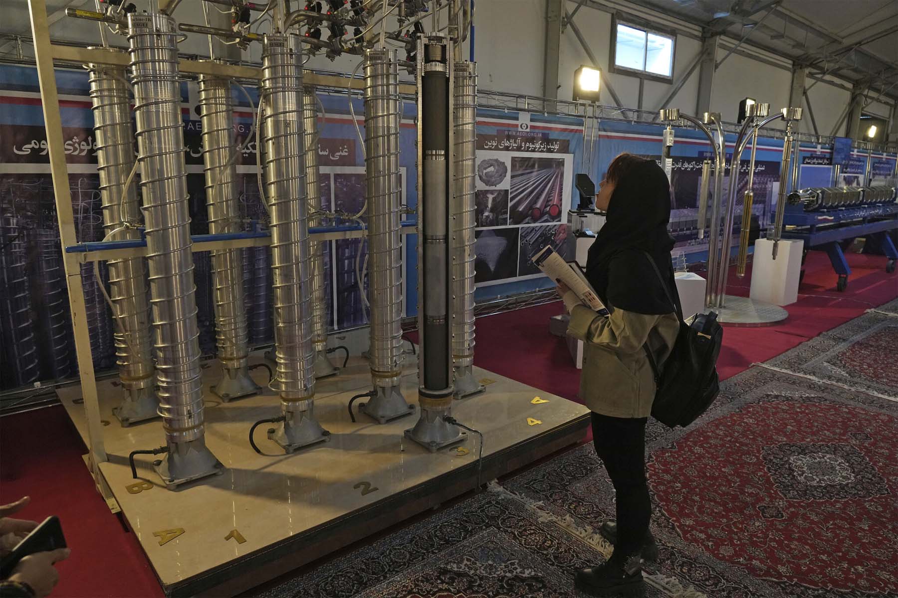 آژانس بین‌المللی انرژی اتمی: جمهوری اسلامی ذخایر اورانیوم تقریباً با درجه تسلیحاتی را افزایش می‌دهد