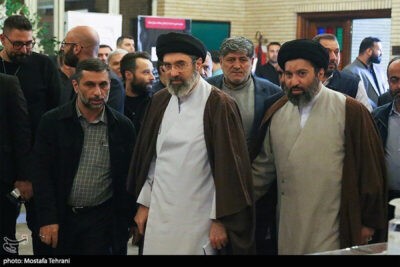 واکنش‌های دو پهلوی مقام‌های ارشد جمهوری اسلامی در مورد رهبری مجتبی خامنه‌ای