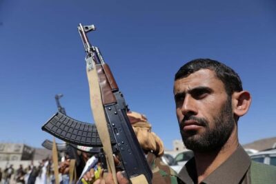 آمریکا می گوید 5 هدف حوثی ها در یمن از جمله یک پهپاد زیر آبی را هدف قرار داده است