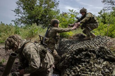 نیروهای روسیه به حملات خود در جنوب اوکراین ادامه می دهند
