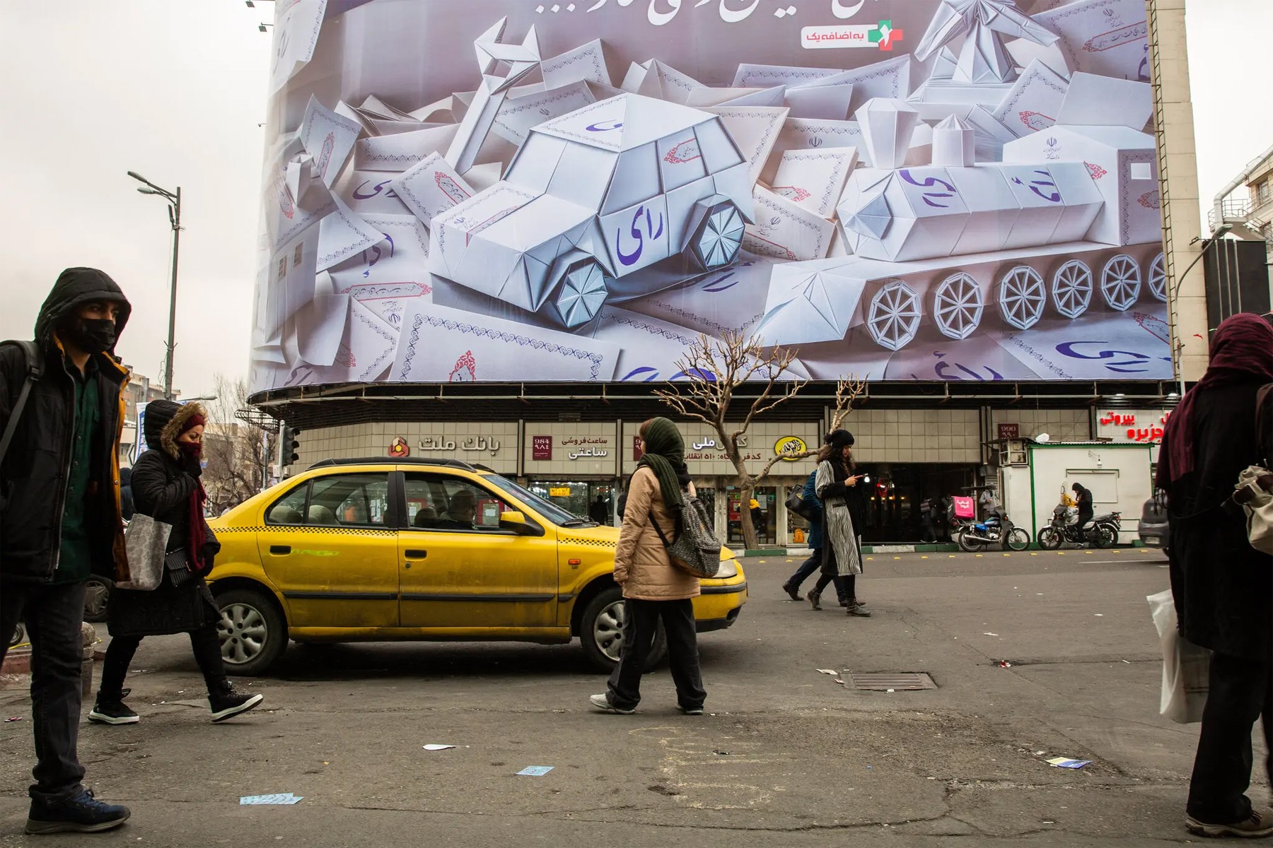 نیویورک تایمز: در انتخابات جمهوری اسلامی، ایرانیان خشم خود را بر سران حاکم تخلیه کردند