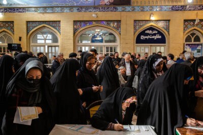 نیویورک تایمز: بسیاری از ایرانیان رای دادن را تحریم کردند، علیرغم درخواست های مقامات جمهوری اسلامی