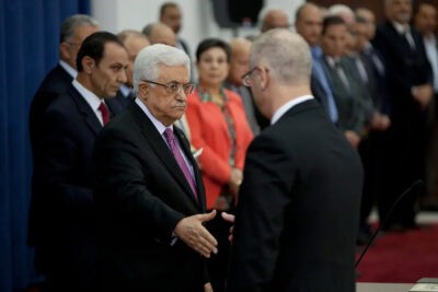 تشکیلات خودگردان فلسطین کابینه جدیدی تشکیل می دهد، اما تردیدها در مورد استقلال آن همچنان وجود دارد