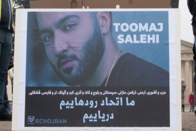توماج صالحی خواننده رپ ایرانی به دلیل حمایت از اعتراضات سراسری به اعدام محکوم شد