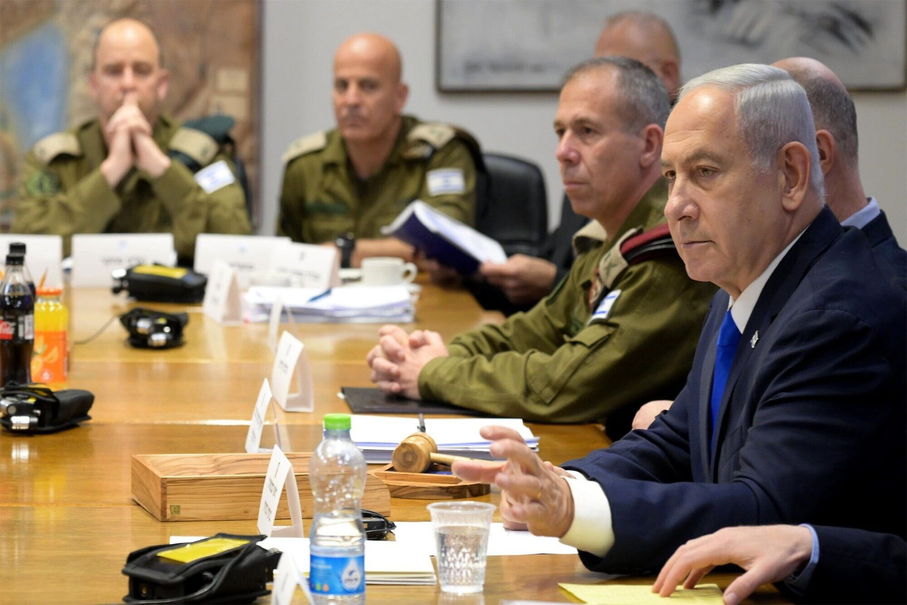 نتانیاهو در حالی که ترس از حمله جمهوری اسلامی به اسرائیل افزایش یافته است، با مقامات ارشد دیدار می کند