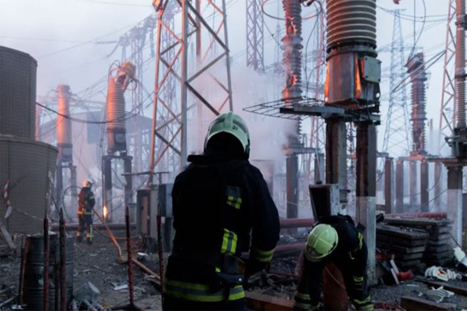 روسیه نیروگاه ها را بمباران می کند و اوکراین پالایشگاه ها را در حملات دوئل هدف قرار می دهد