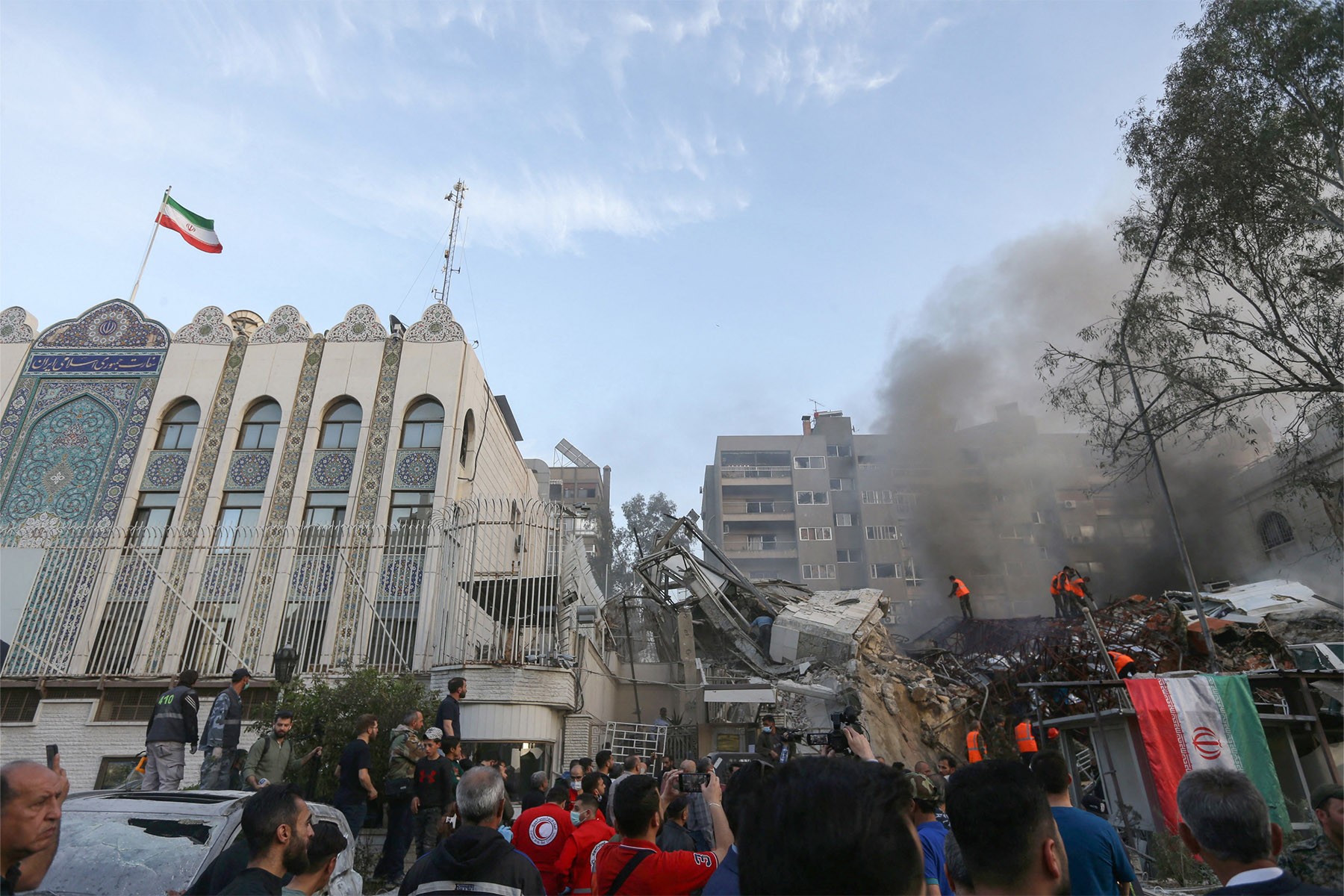مقامات جمهوری اسلامی به اسرائیل هشدار دادند که سفارتخانه هایش در امان نیستند