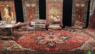 تحریم ها و اقتصاد نابسامان فرش را از زیر قالیبافان سنتی ایران بیرون می کشد